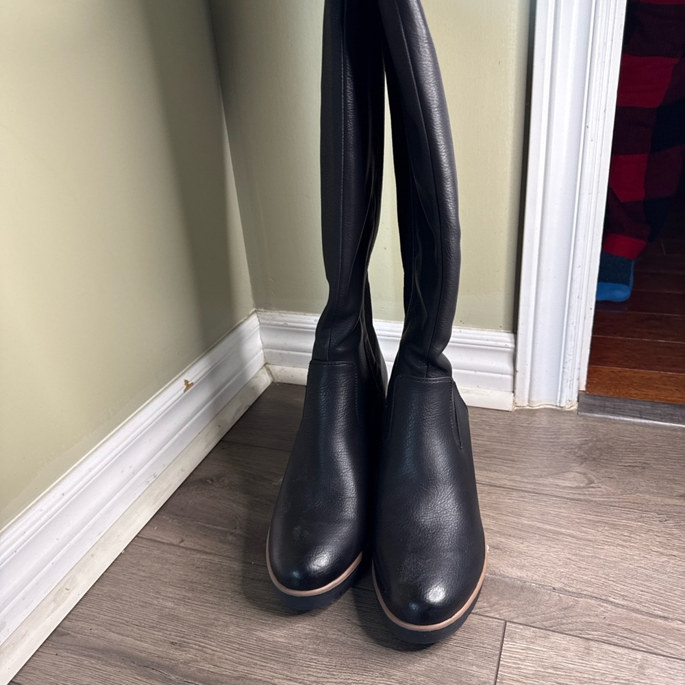 Nothing But Love Black Ankle Booties Sleek Design